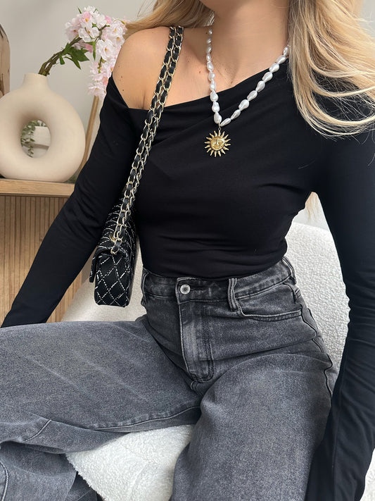 GIRUSE black asymmetrical top